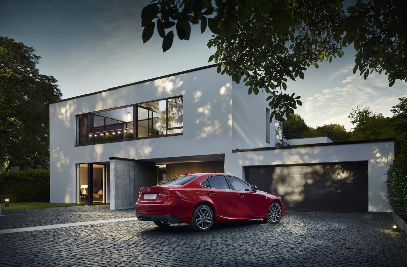 Lexus IS