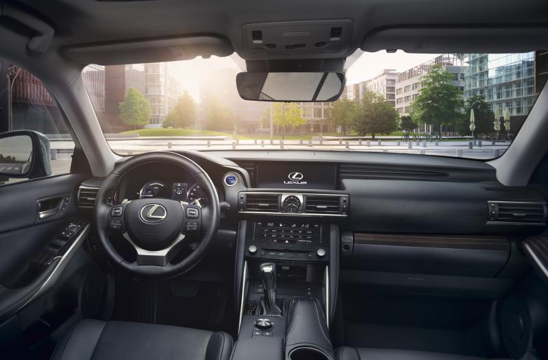 Lexus IS