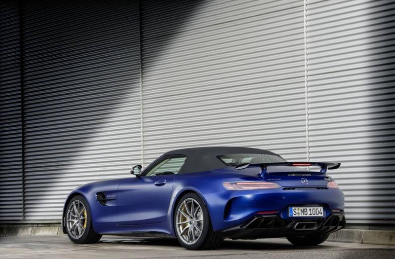 Mercedes AMG GT Roads.